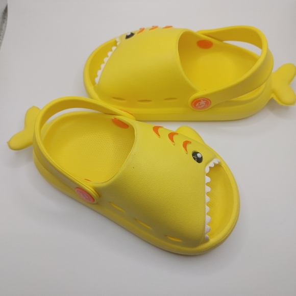 3/$25 -2 Pairs of toddler shoes from PatPat - Picture 9 of 11